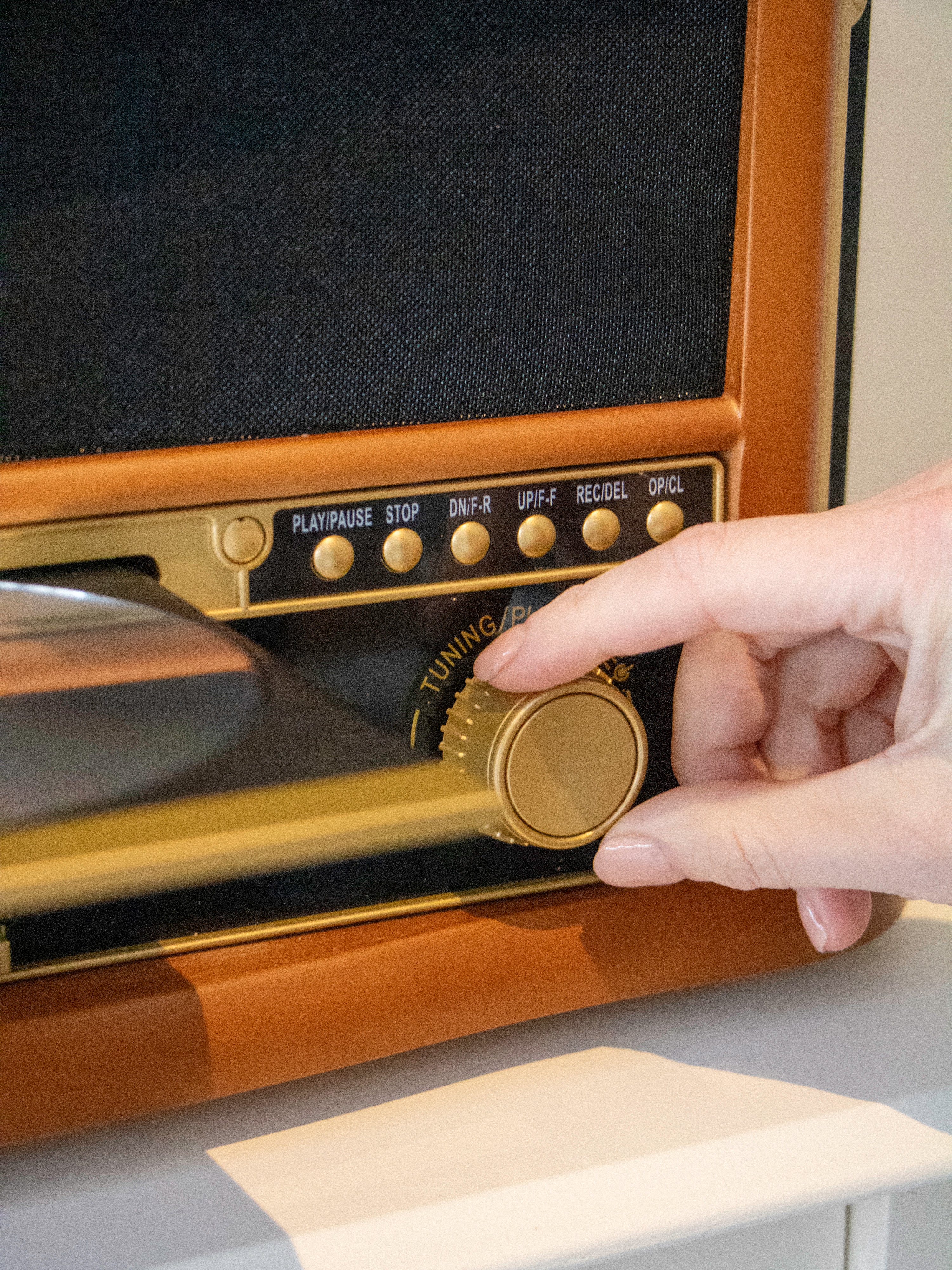 CLASSIC PHONO TCD-2571WD - Houten retro platenspeler met Bluetooth®, DAB+/FM Radio, USB encoding, CD-speler, Cassettespeler en ingebouwde speakers - Hout - Image 11