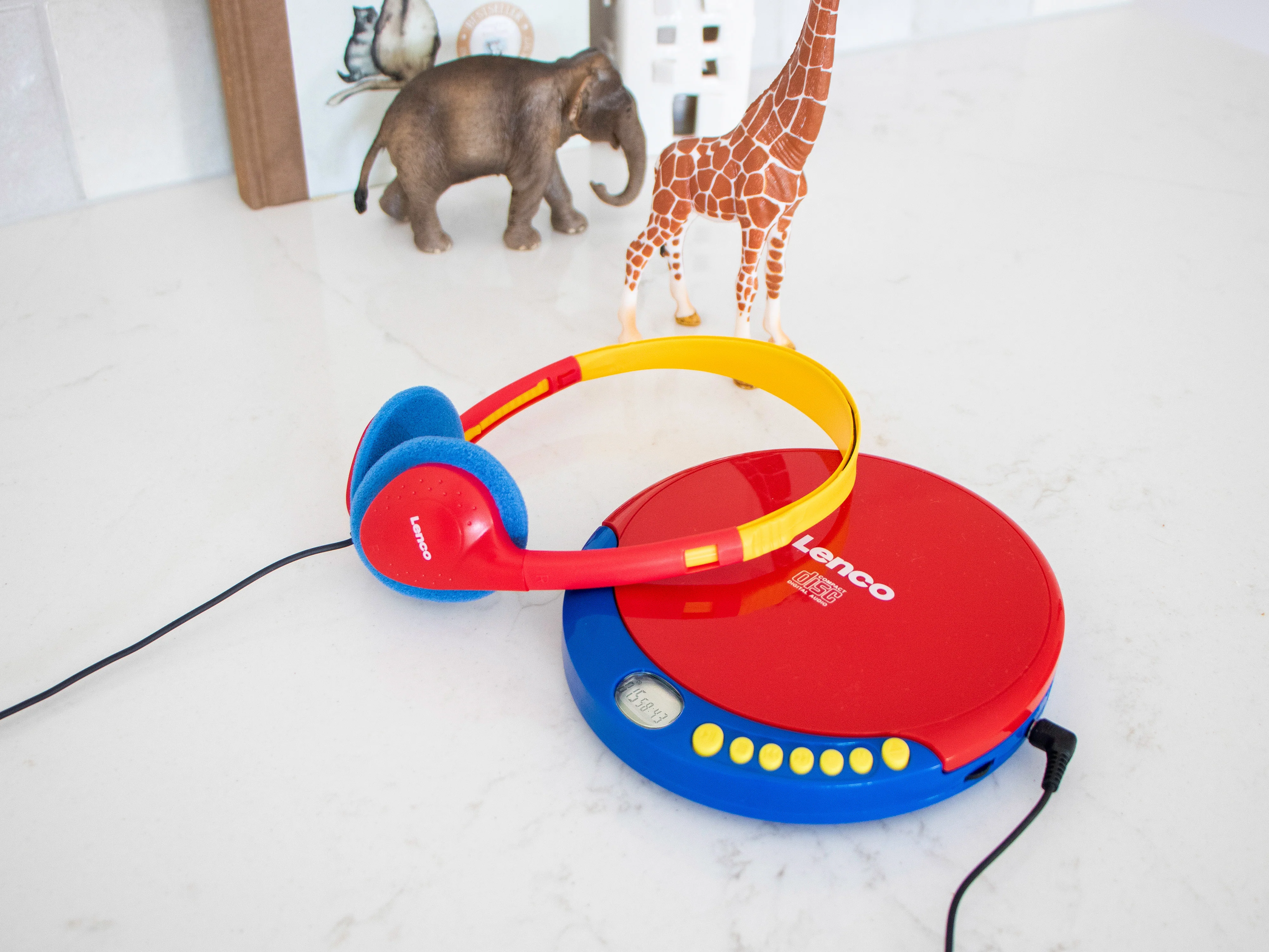 LENCO CD-021KIDS - Draagbare CD speler voor kinderen met hoofdtelefoon, oplaadbare batterijen en ingebouwde geluidsbeperker - Meerkleurig - Image 11