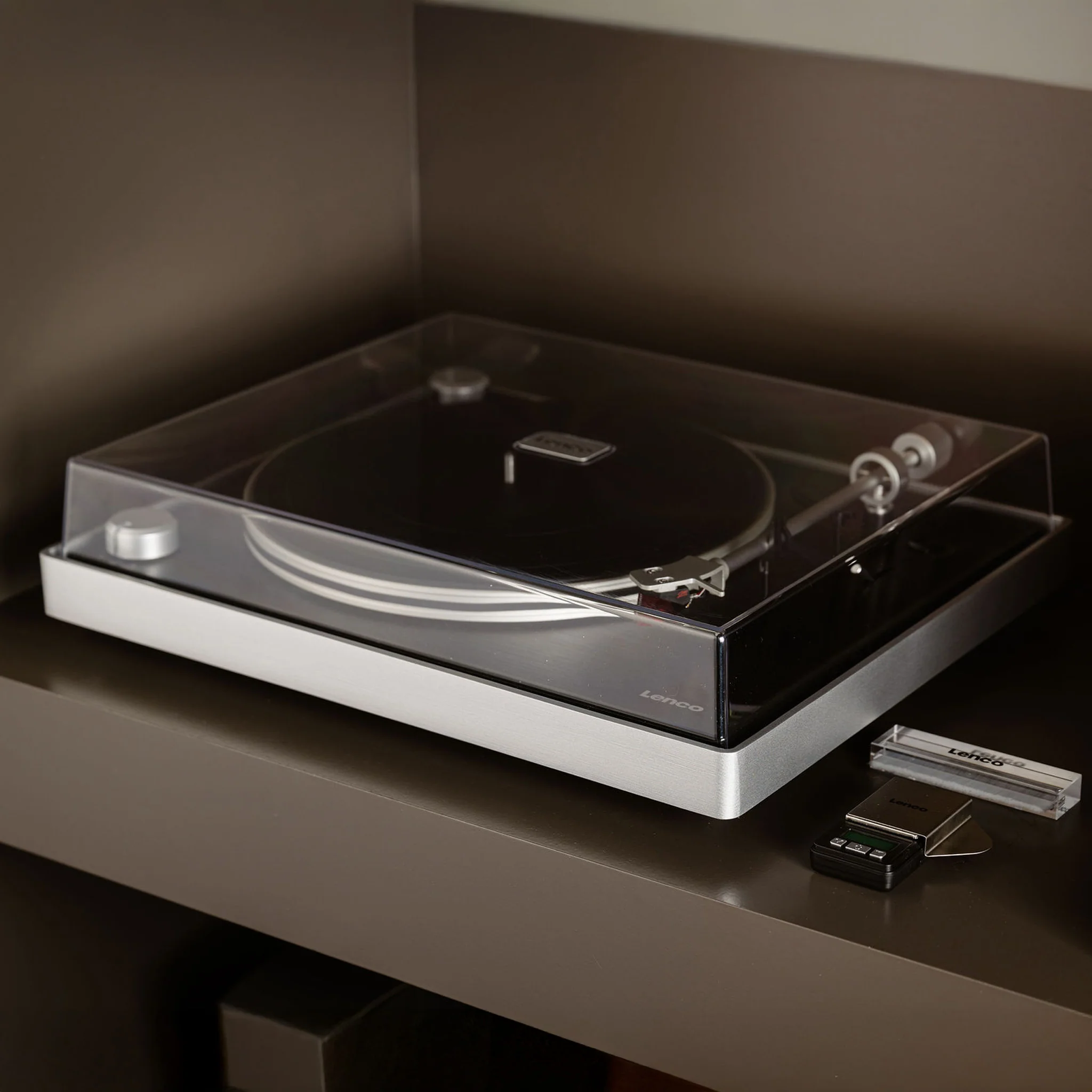 LENCO L-455BK - Platenspeler met zichtbare riemaandrijving, frame van geborsteld aluminium en Ortofon 2M RED cartridge - Zwart - Image 17
