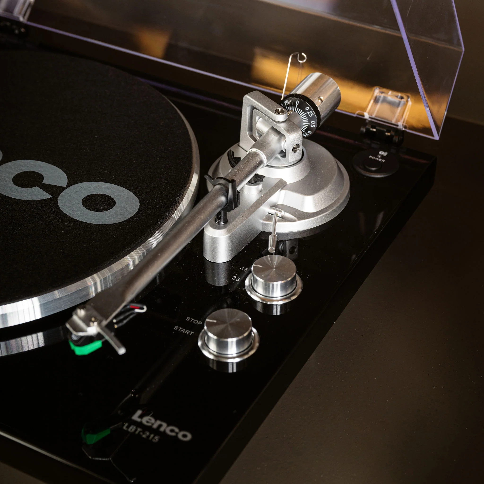 LENCO LBT-215BK - Platenspeler met Bluetooth® en een metalen draaiplateau, toonarm en contragewicht - Exclusieve Piano Black kleur - Image 15