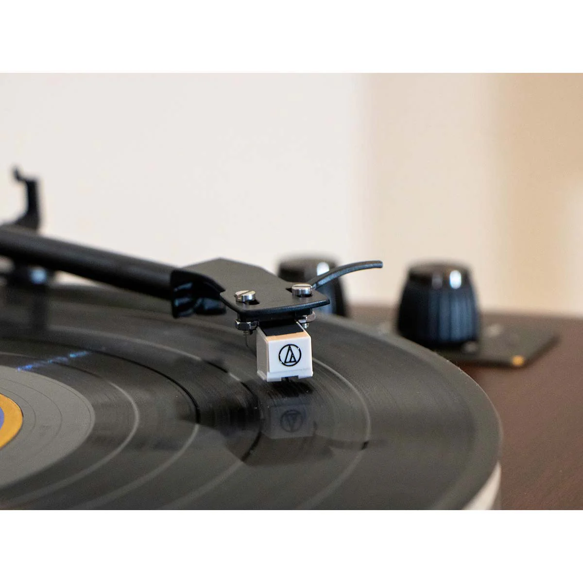 LENCO LS-470WA - Platenspeler met ingebouwde speakers en Bluetooth® - Walnoot - Image 21