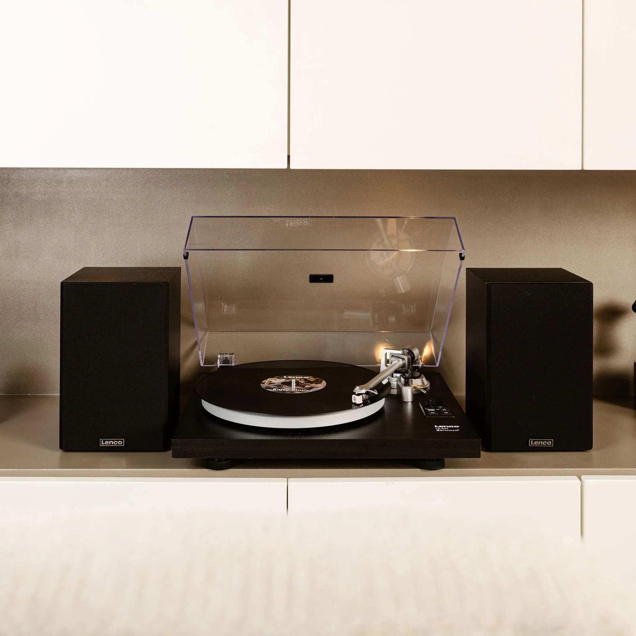 LENCO LS-500BK - Platenspeler met ingebouwde versterker en Bluetooth® plus 2 externe speakers - Zwart - Image 14