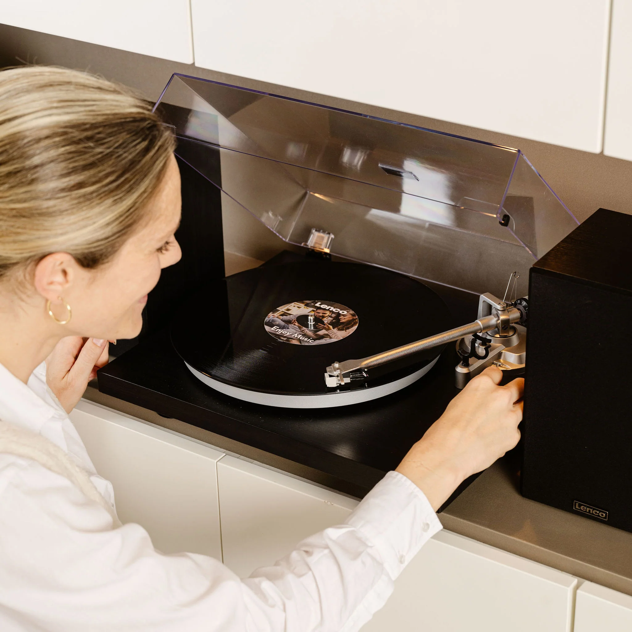 LENCO LS-500BK - Platenspeler met ingebouwde versterker en Bluetooth® plus 2 externe speakers - Zwart - Image 17