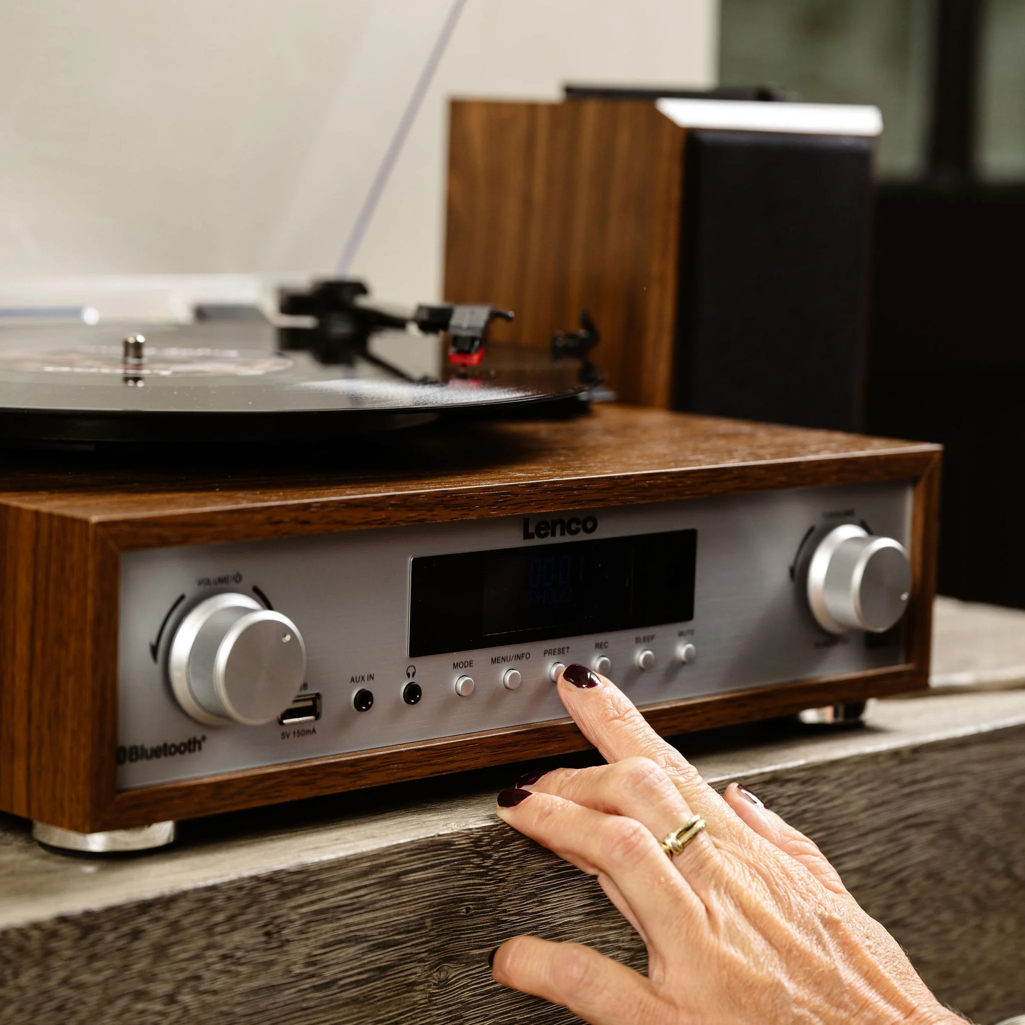 LENCO MC-160WD - HiFi Stereo set met platenspeler, DAB+/FM-radio en Bluetooth® - Hout - Image 16