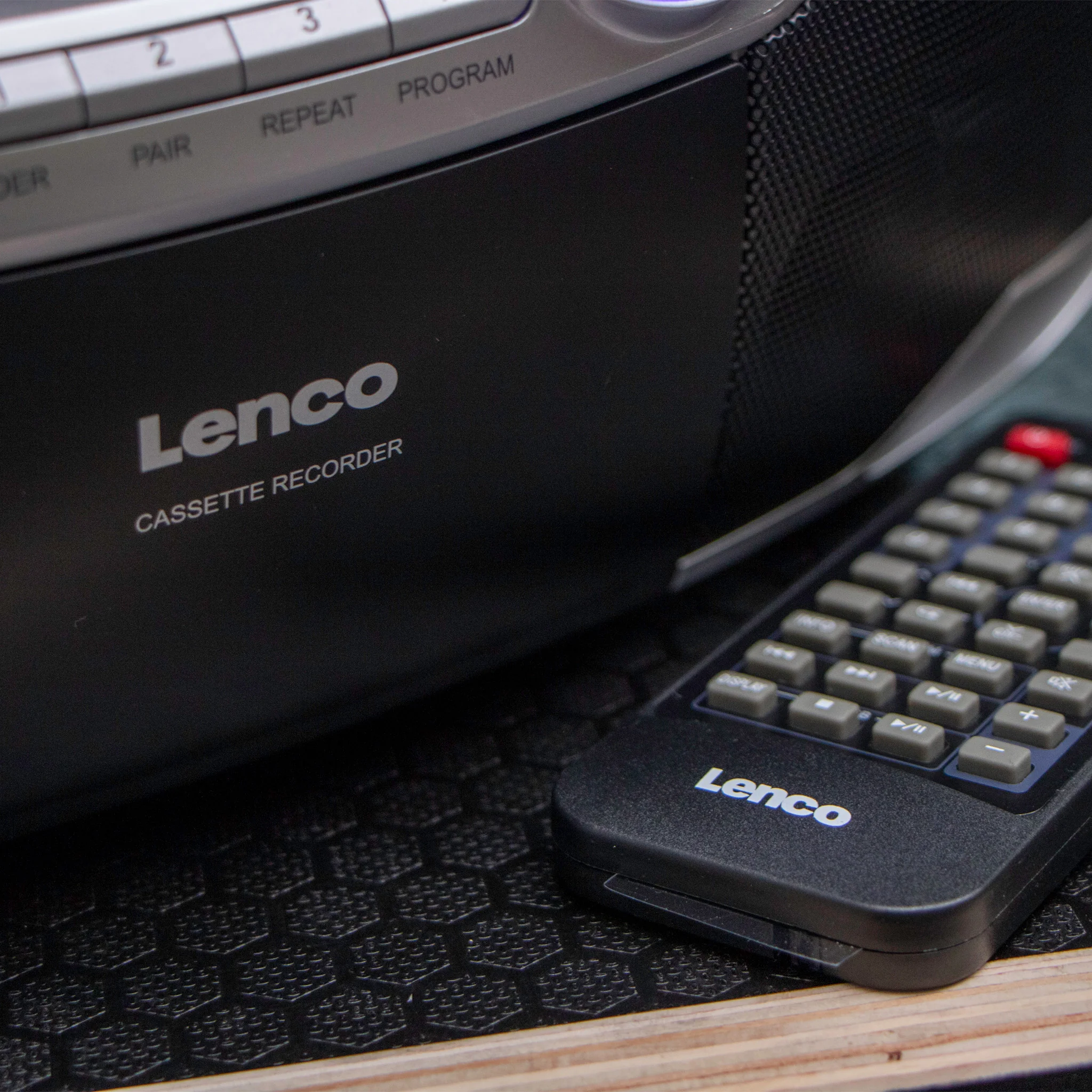 LENCO SCD-720SI - Draagbare boombox met DAB+/FM radio, Bluetooth®, CD, casette recorder en USB speler - Zilver - Image 17
